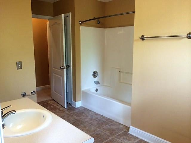 FOX VALLEY - Residential Lease