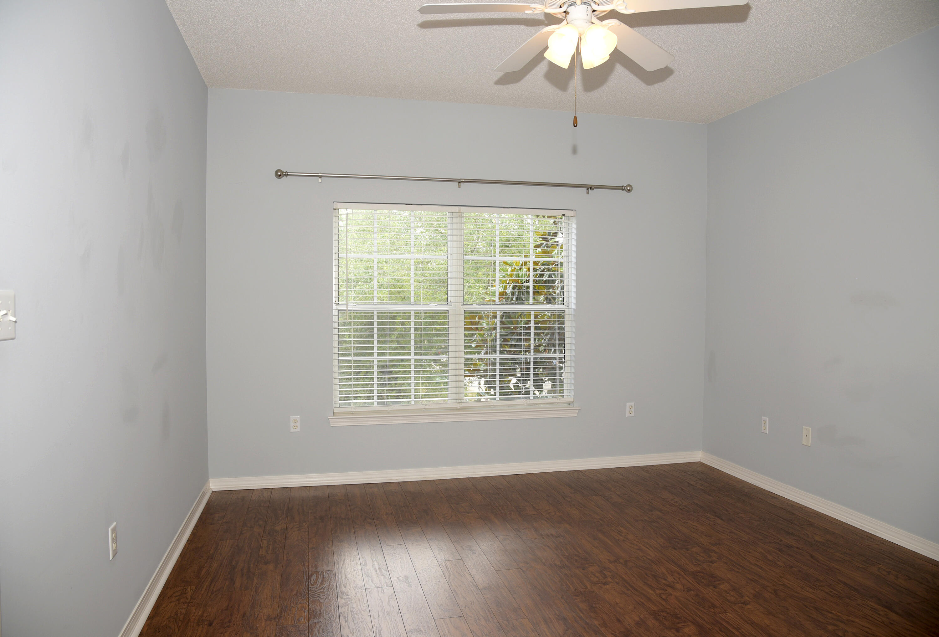 THE OAKS AT NICEVILLE - Residential Lease