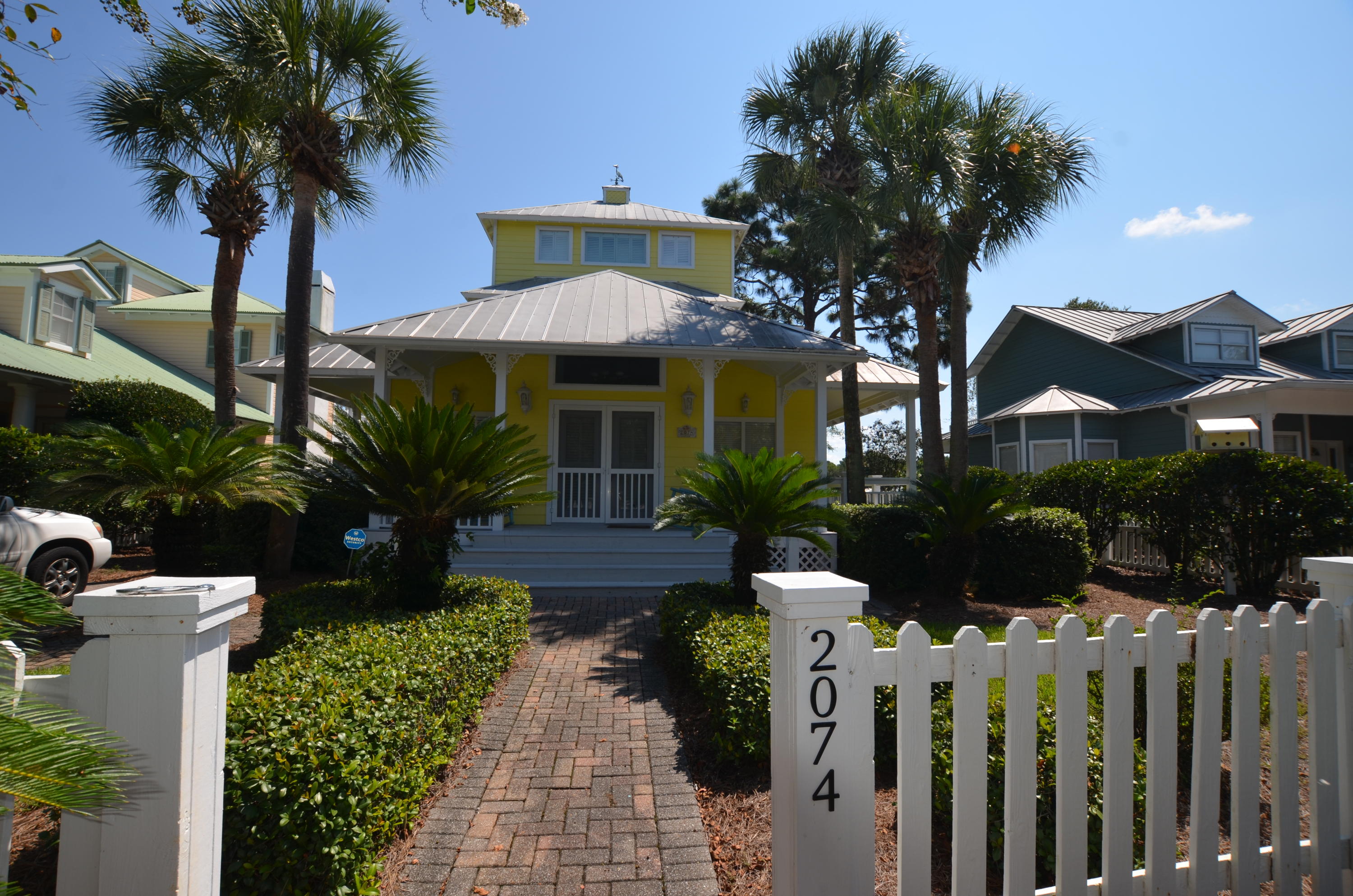 Charming home located off the lake in the Crystal Lake neighborhood. Three story home with renovated kitchen in 2015. Wooden floors, high ceilings, wrap around porches. Come see what resort living is all about.