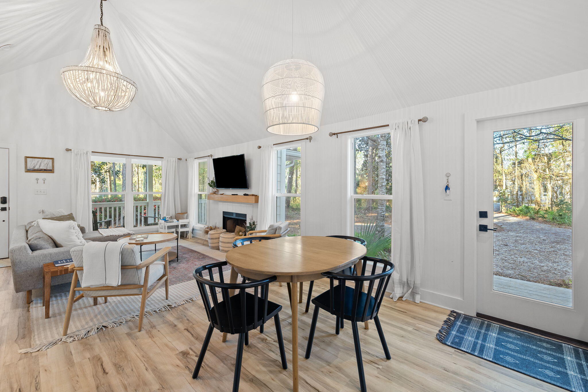 MAGNOLIA BEACH - Residential