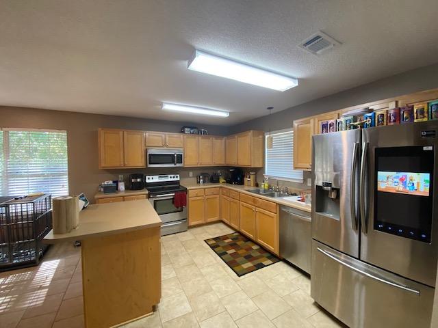 FOXWOOD ESTATES 1 - Residential Lease