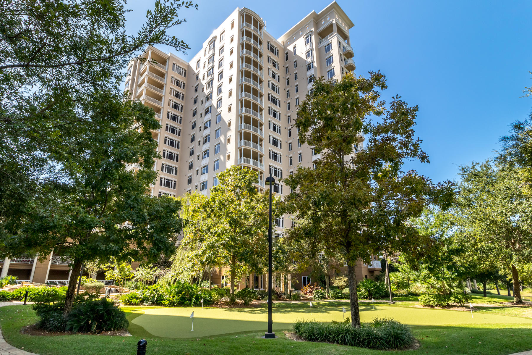 ONE WATER PLACE - Residential