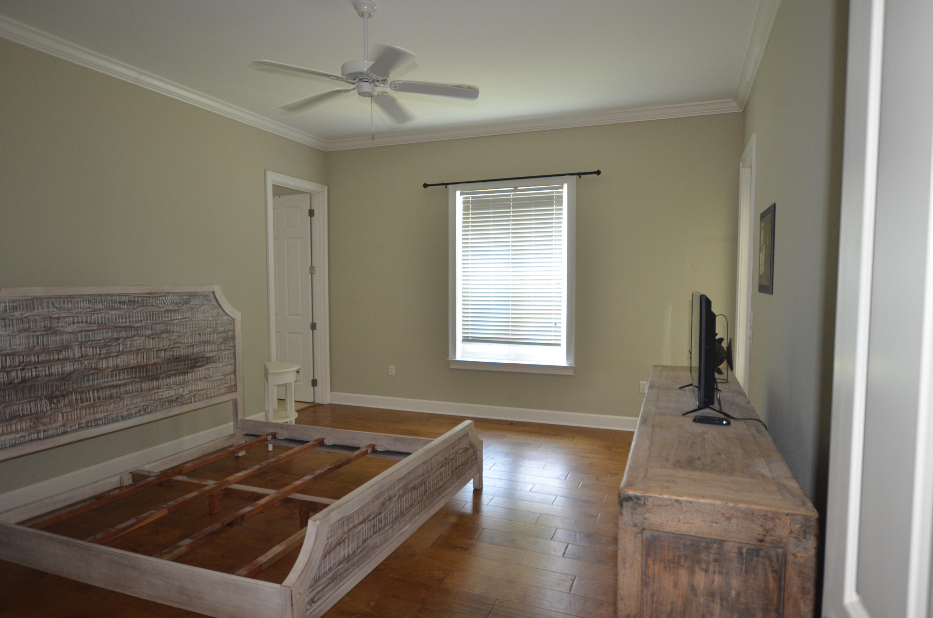 CRYSTAL LAKE - Residential Lease