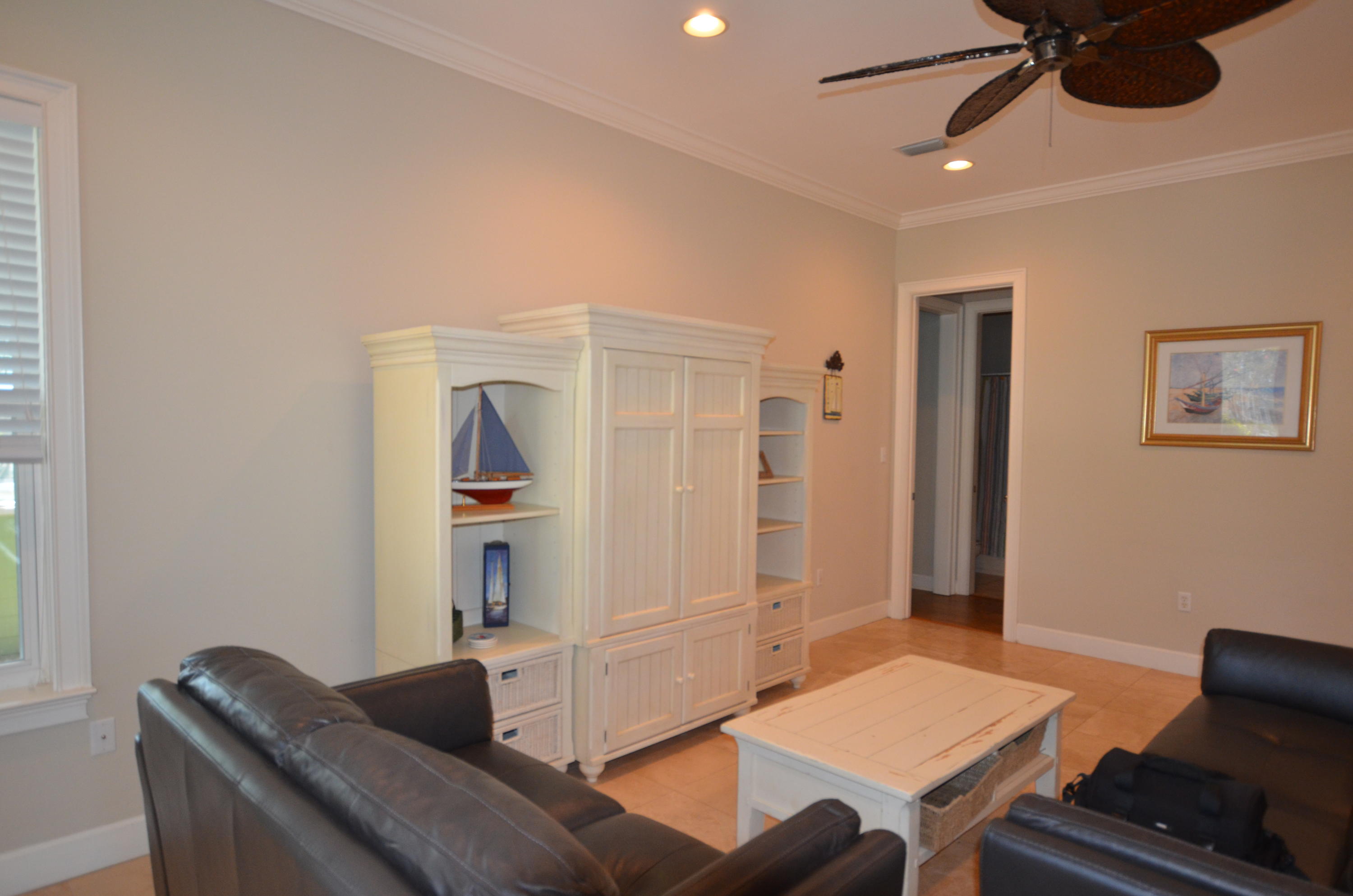 CRYSTAL LAKE - Residential Lease