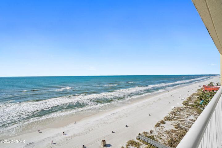 MAJESTIC BEACH TOWERS I - Residential