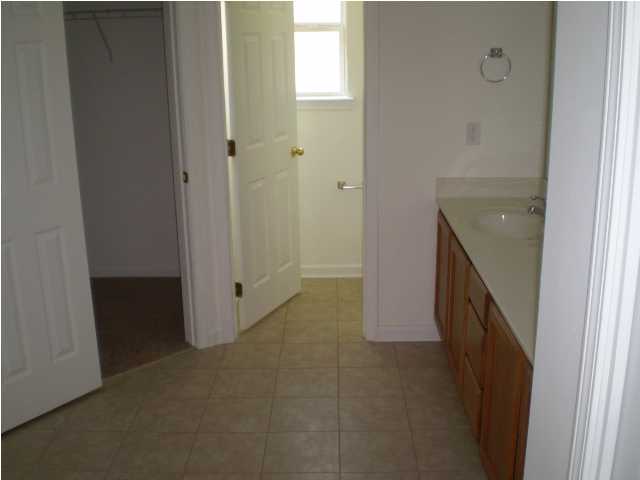 PORT DIXIE - Residential Lease