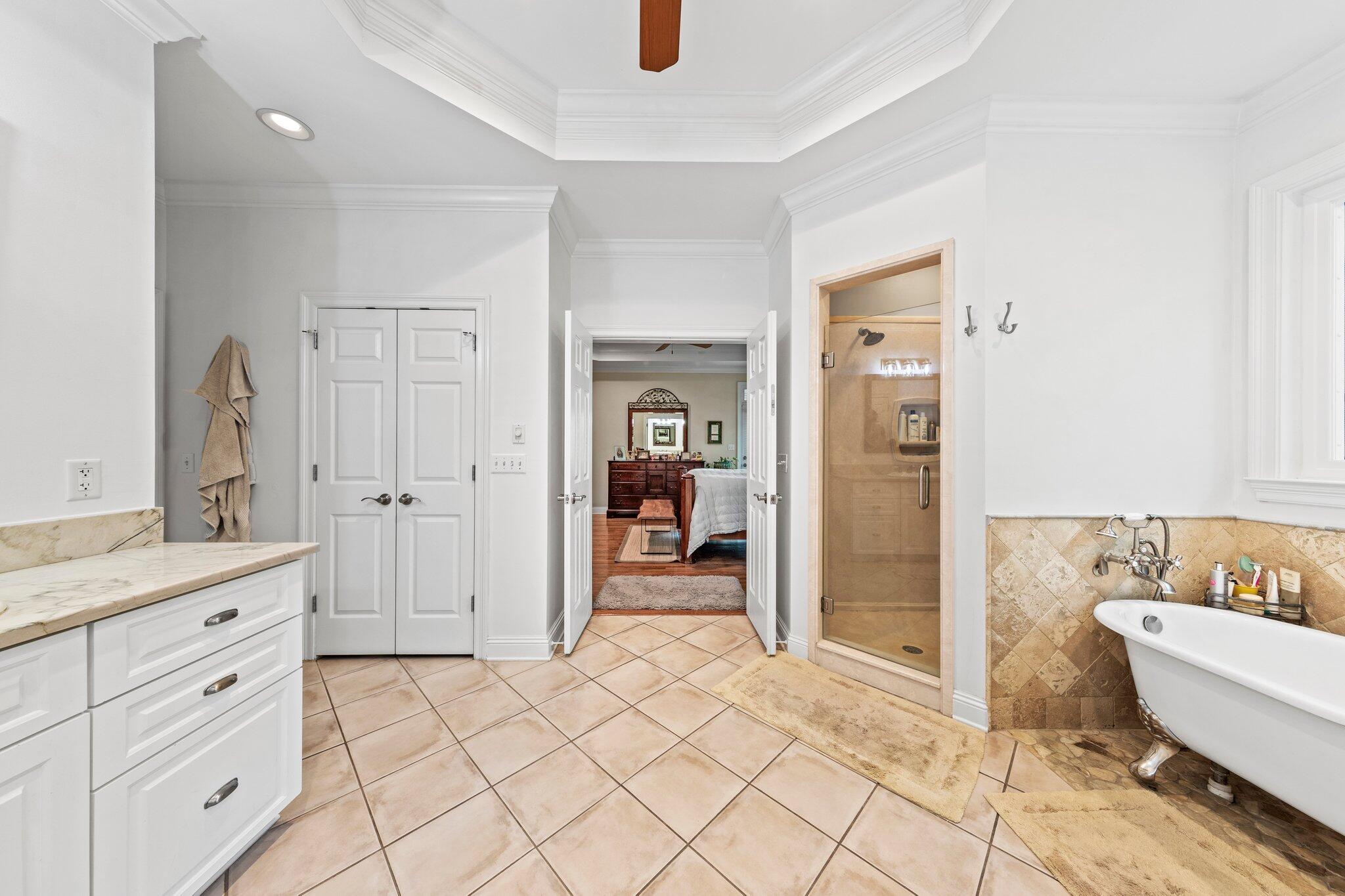 ROCKY BAYOU ESTATES - Residential Lease
