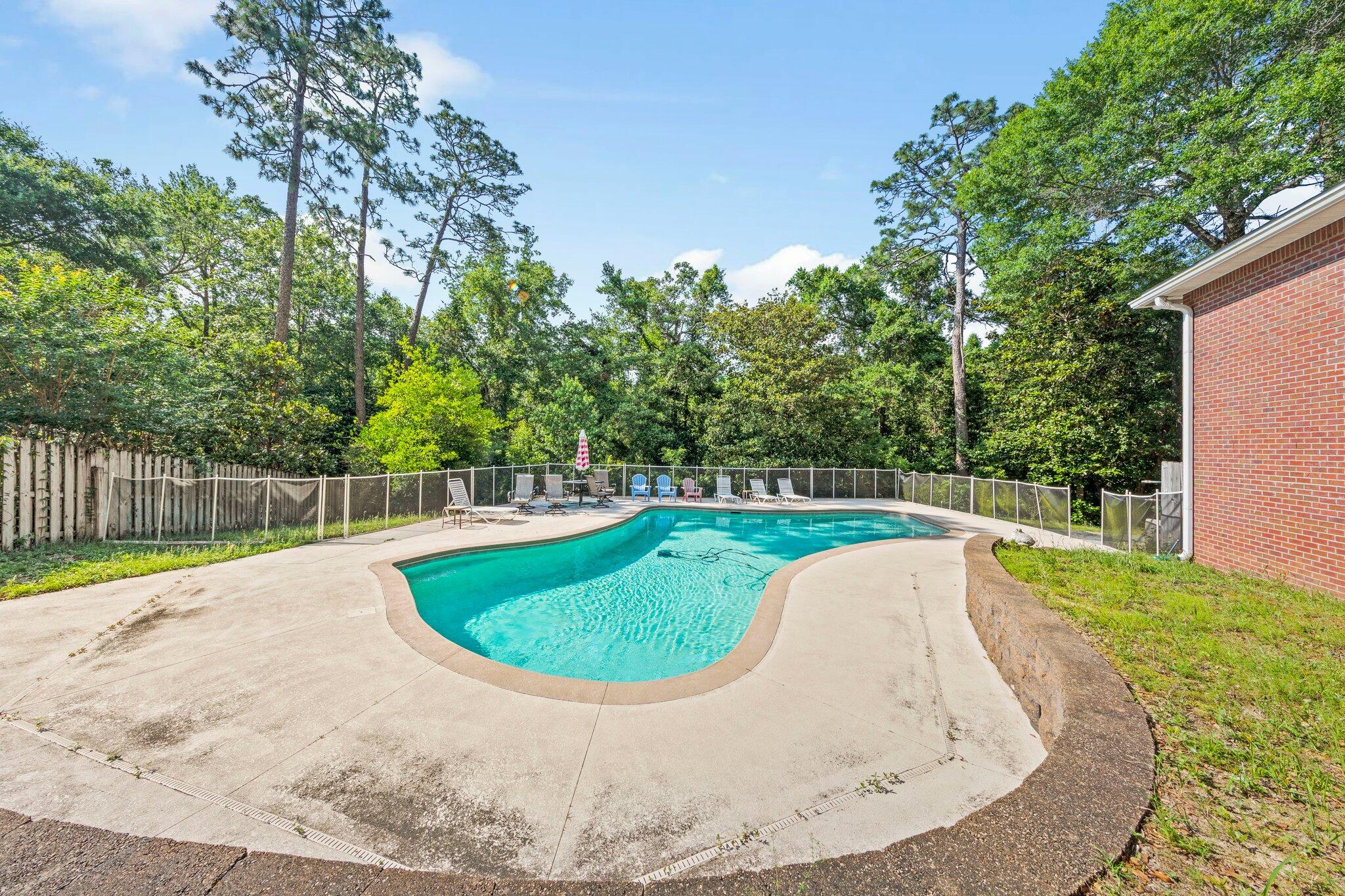 ROCKY BAYOU ESTATES - Residential Lease