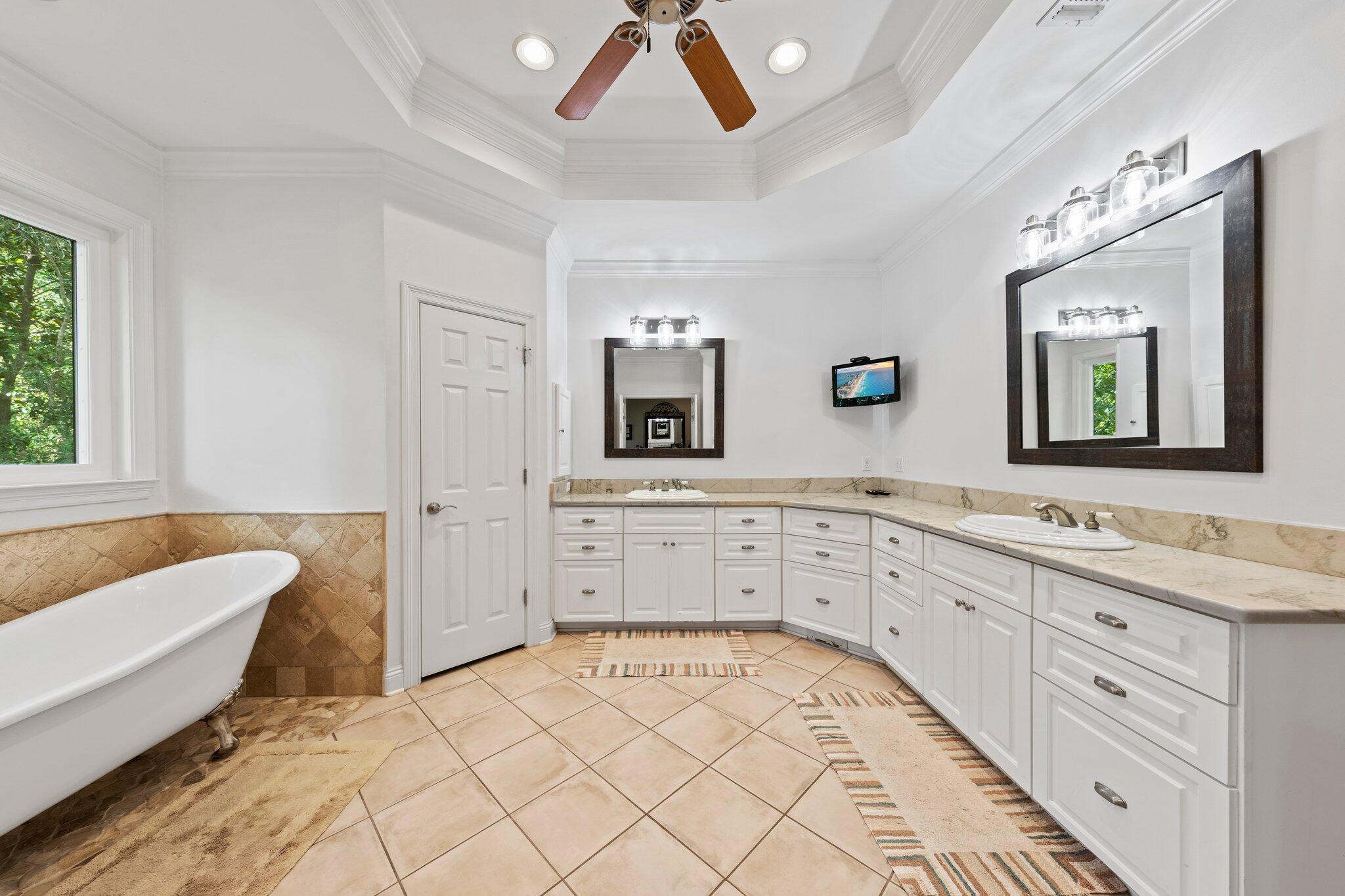 ROCKY BAYOU ESTATES - Residential Lease