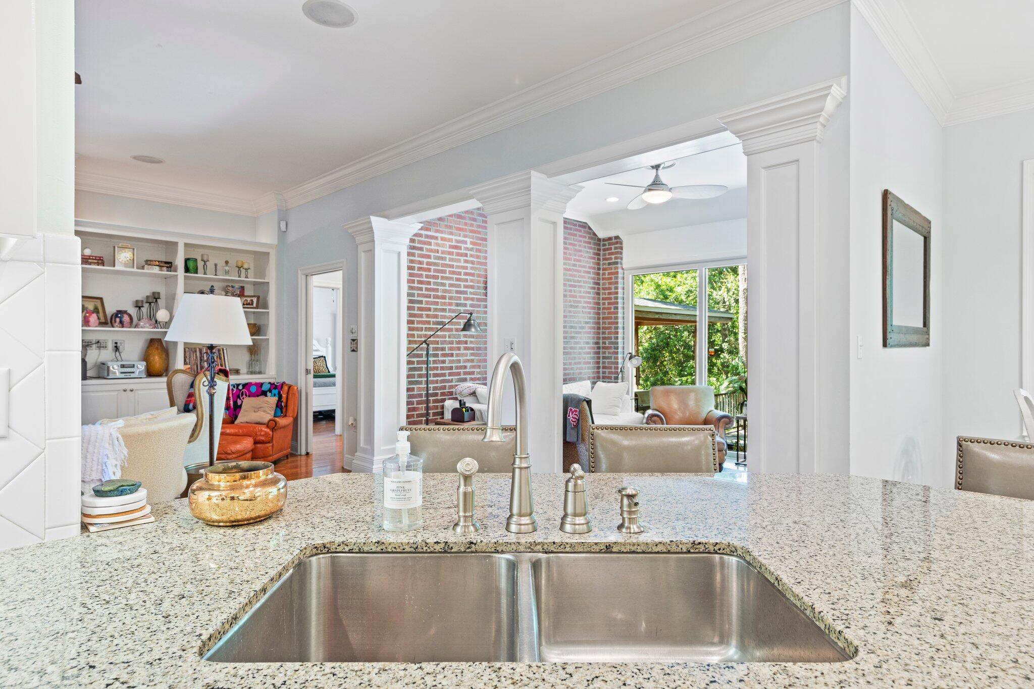 ROCKY BAYOU ESTATES - Residential Lease