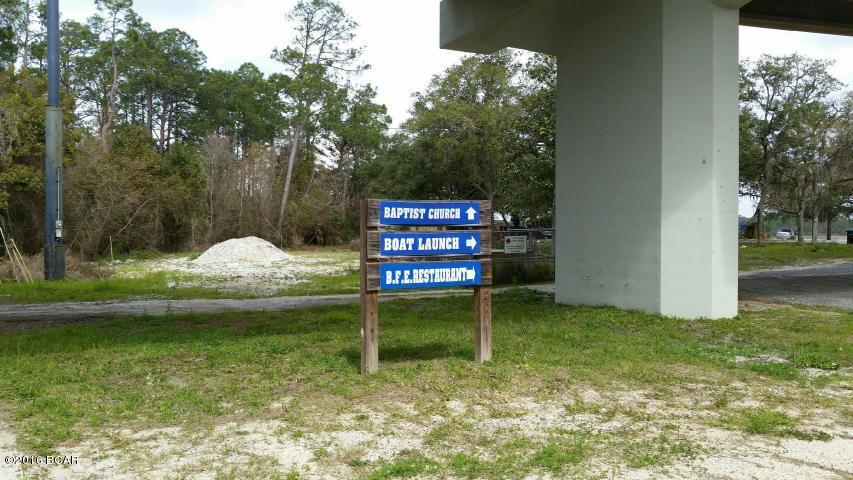 NO RECORDED SUBDIVISION - Land