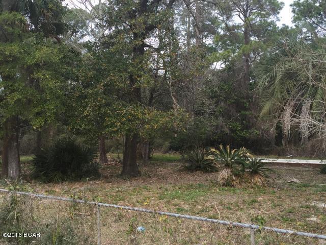 NO RECORDED SUBDIVISION - Land