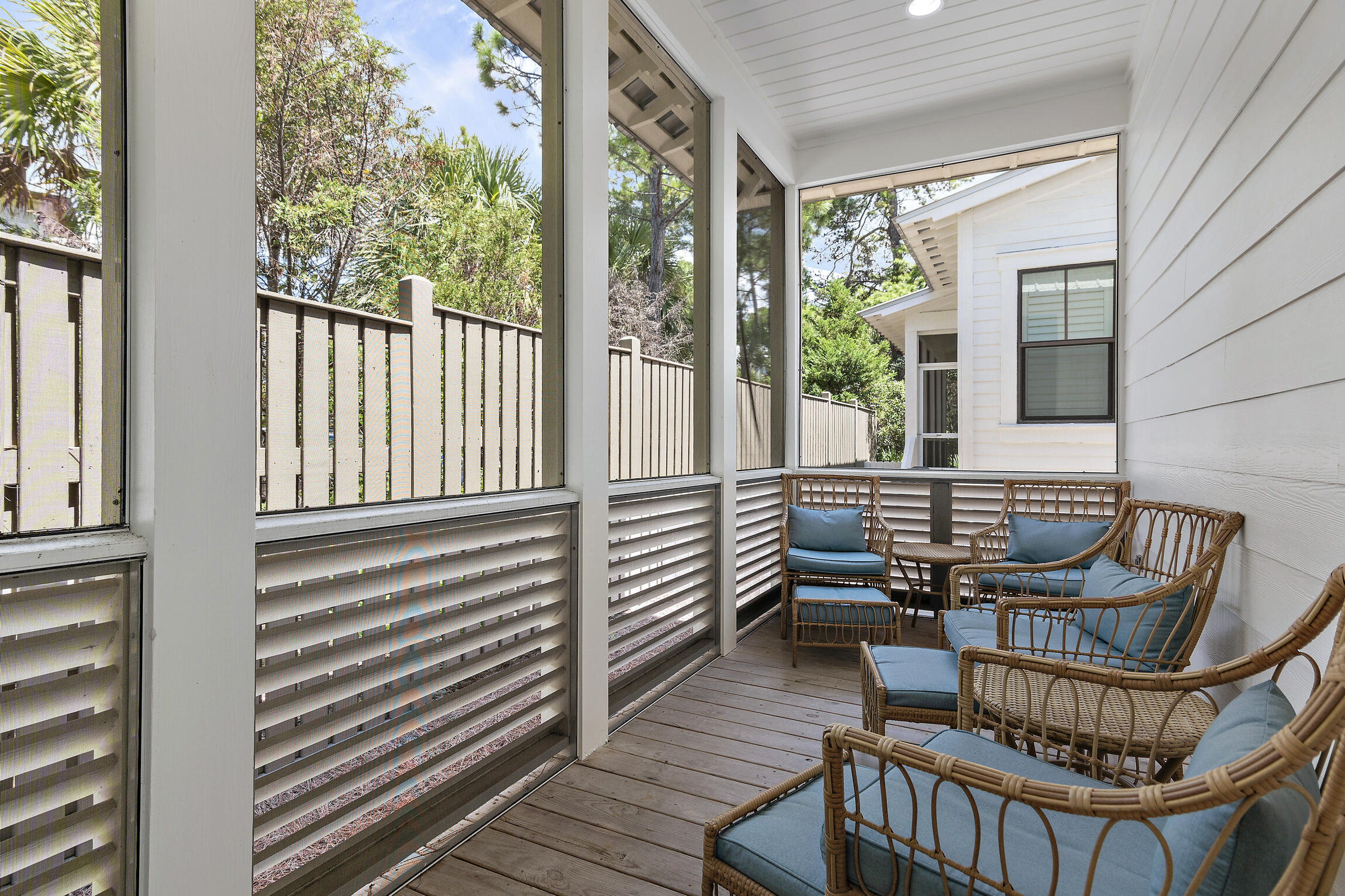 COTTAGES AT EASTERN LAKE - Residential