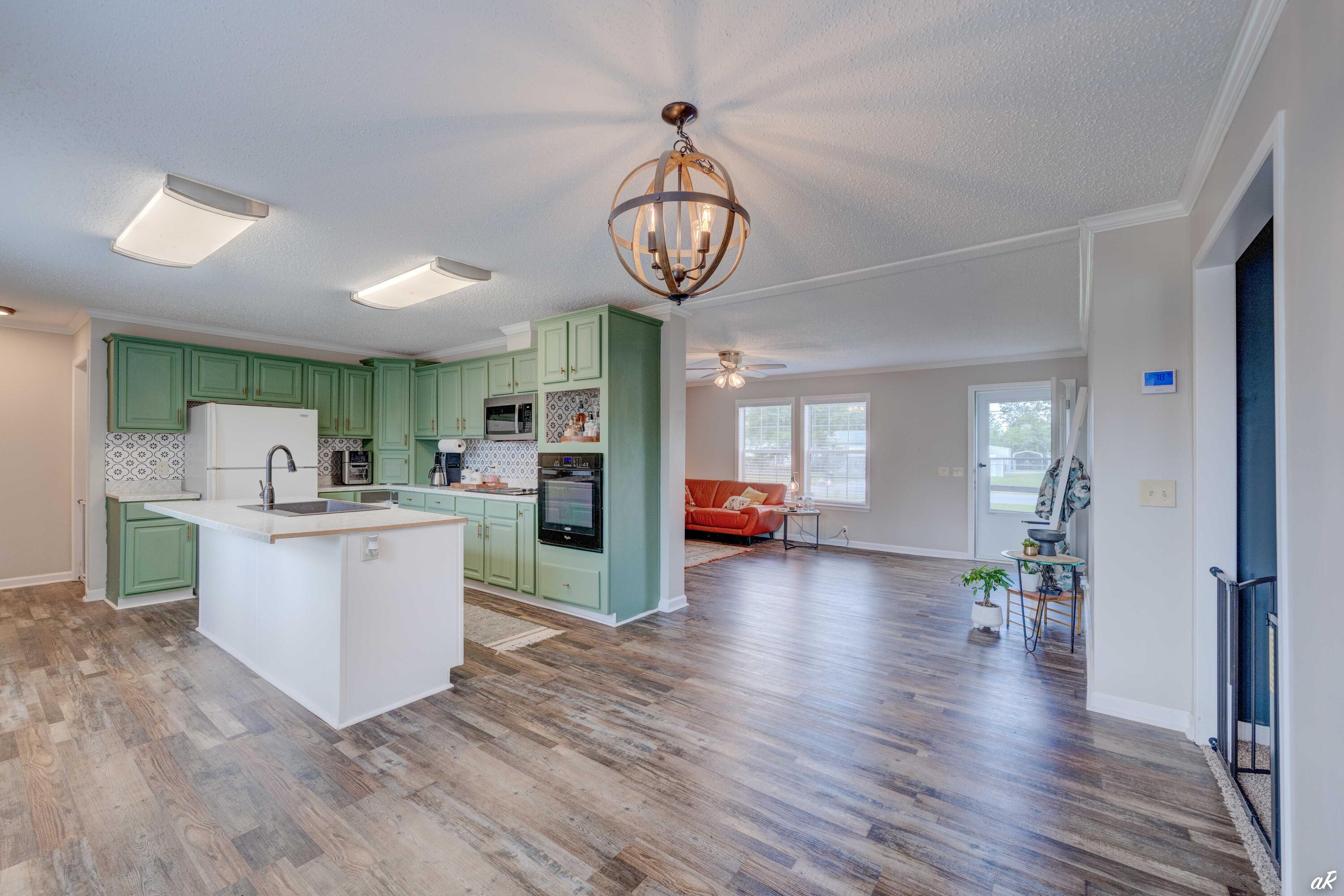 CREEK HOLLOW ESTATES UNIT 1 - Residential