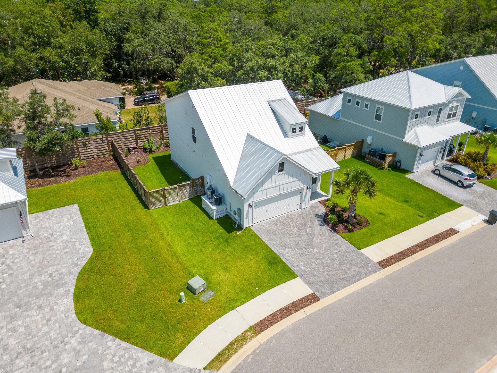 Daxton on the Bay - Residential