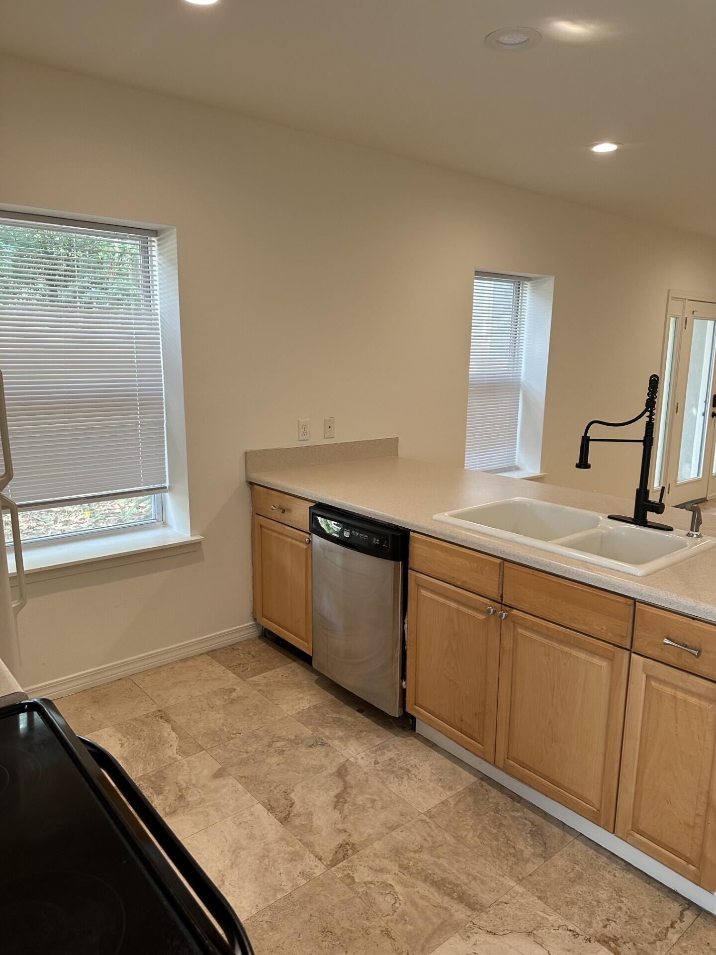 METES & BOUNDS - Residential Lease