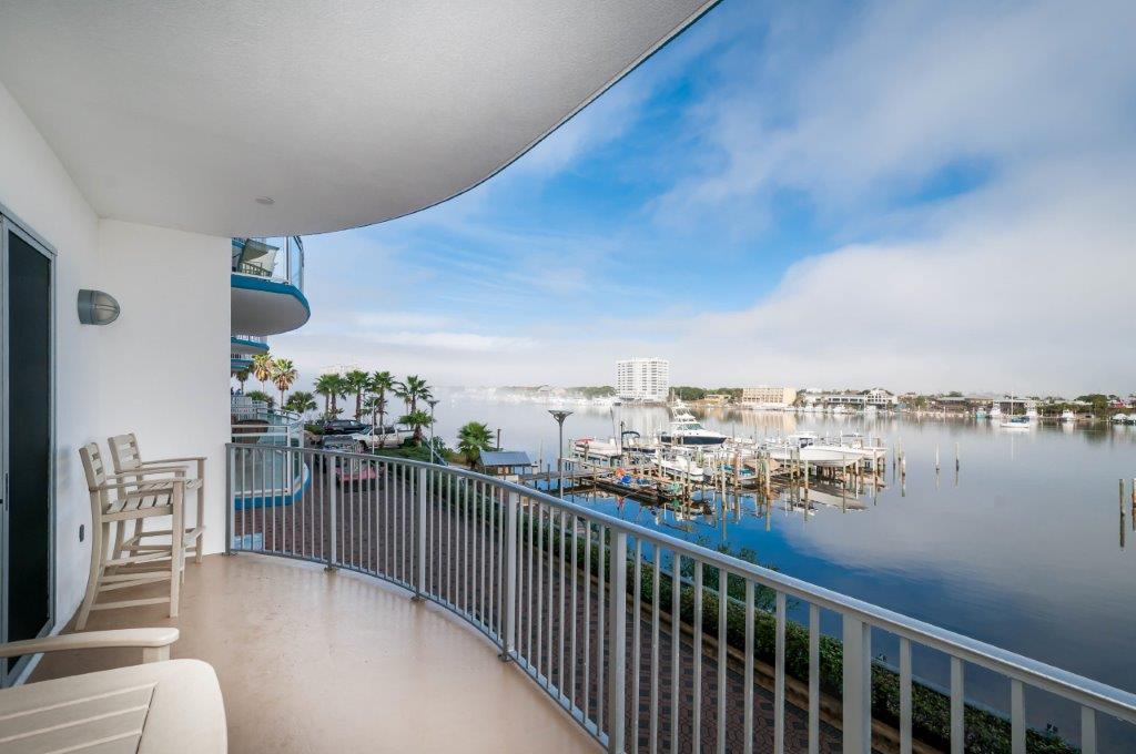 HARBOR LIGHTS - Residential