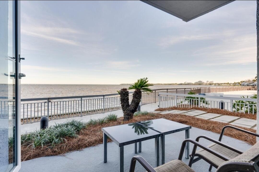 BAYSIDE AT SANDESTIN - Residential