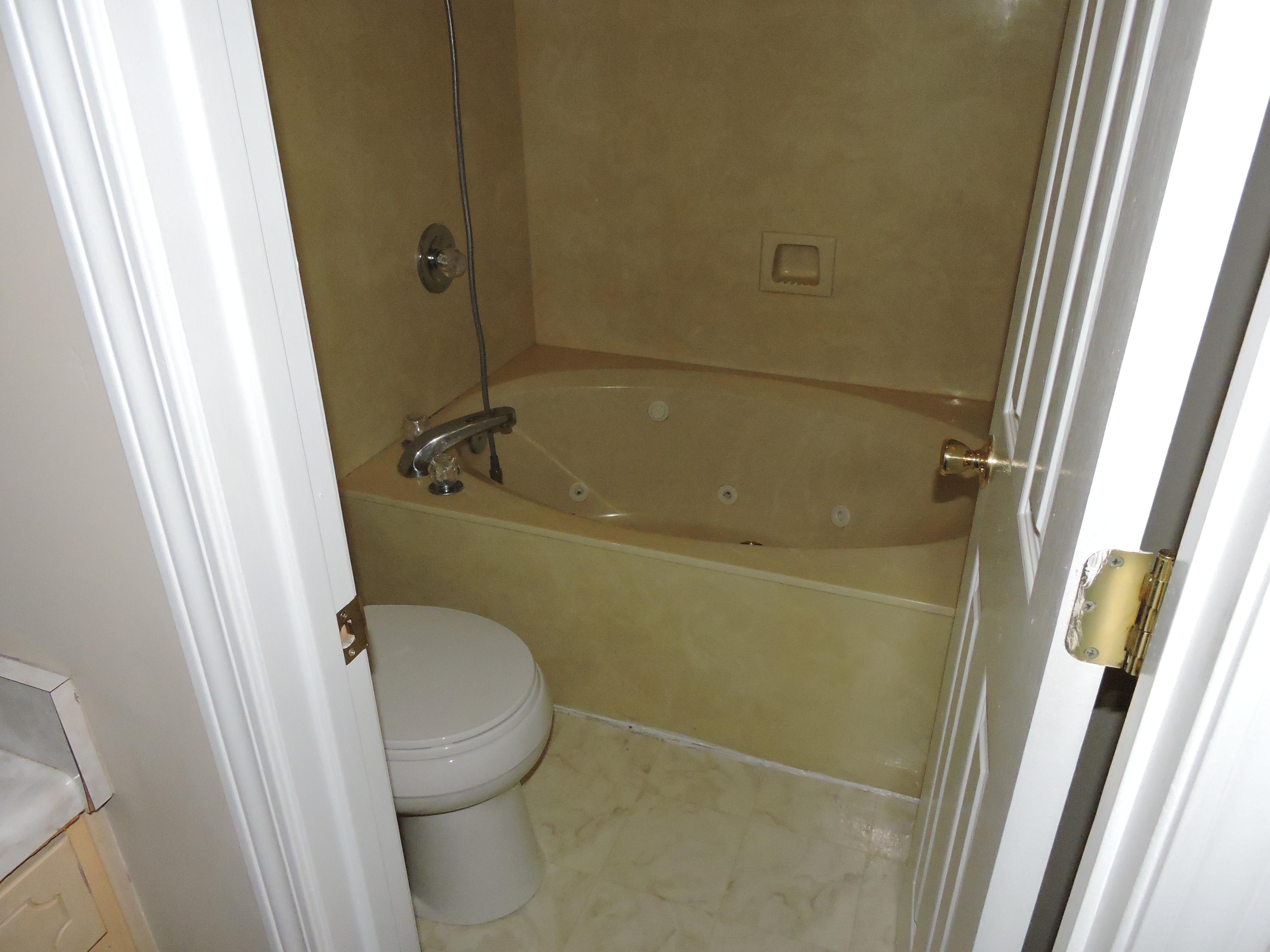 KINGS CROSSING PH II - Residential Lease