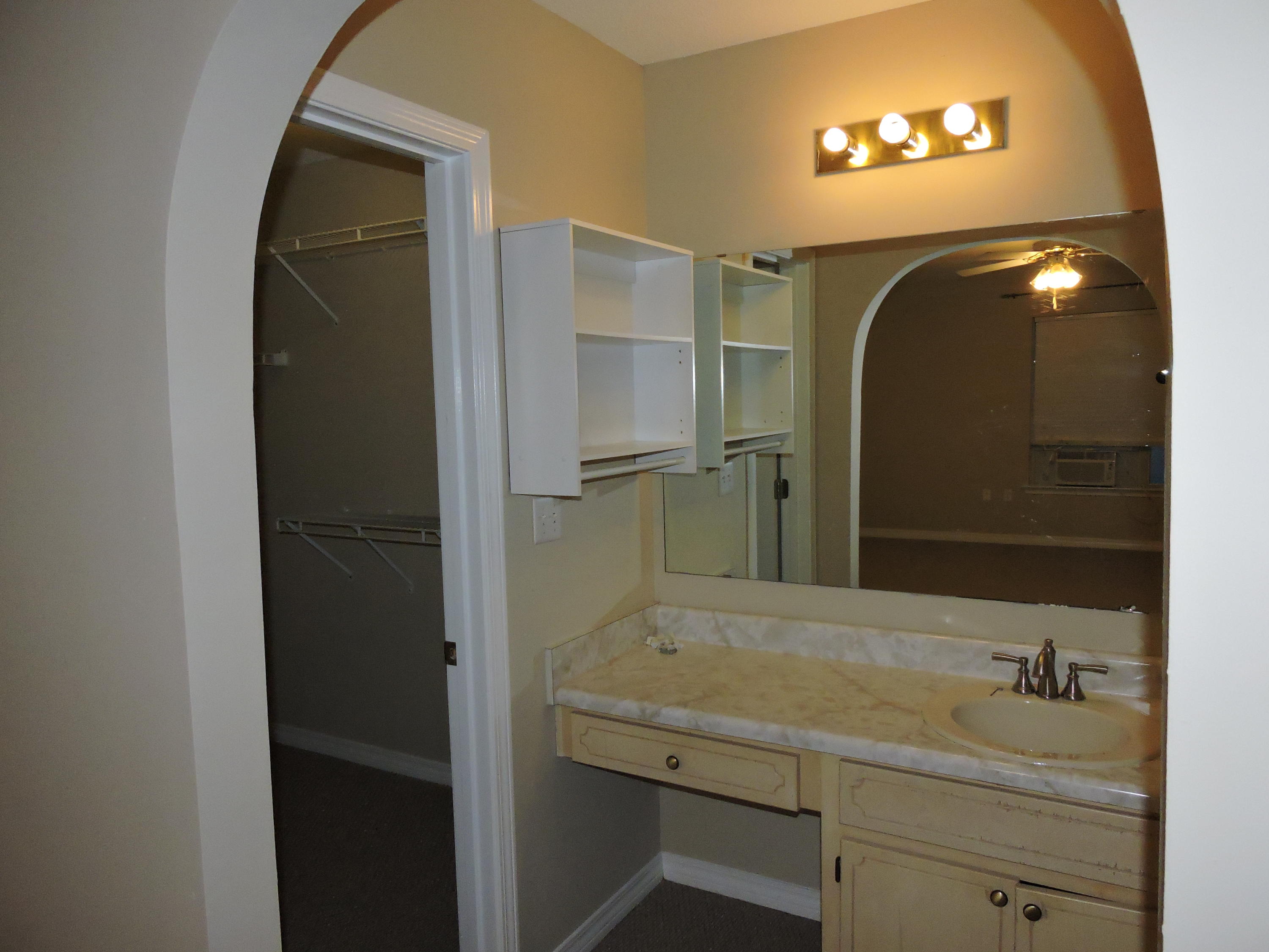 KINGS CROSSING PH II - Residential Lease