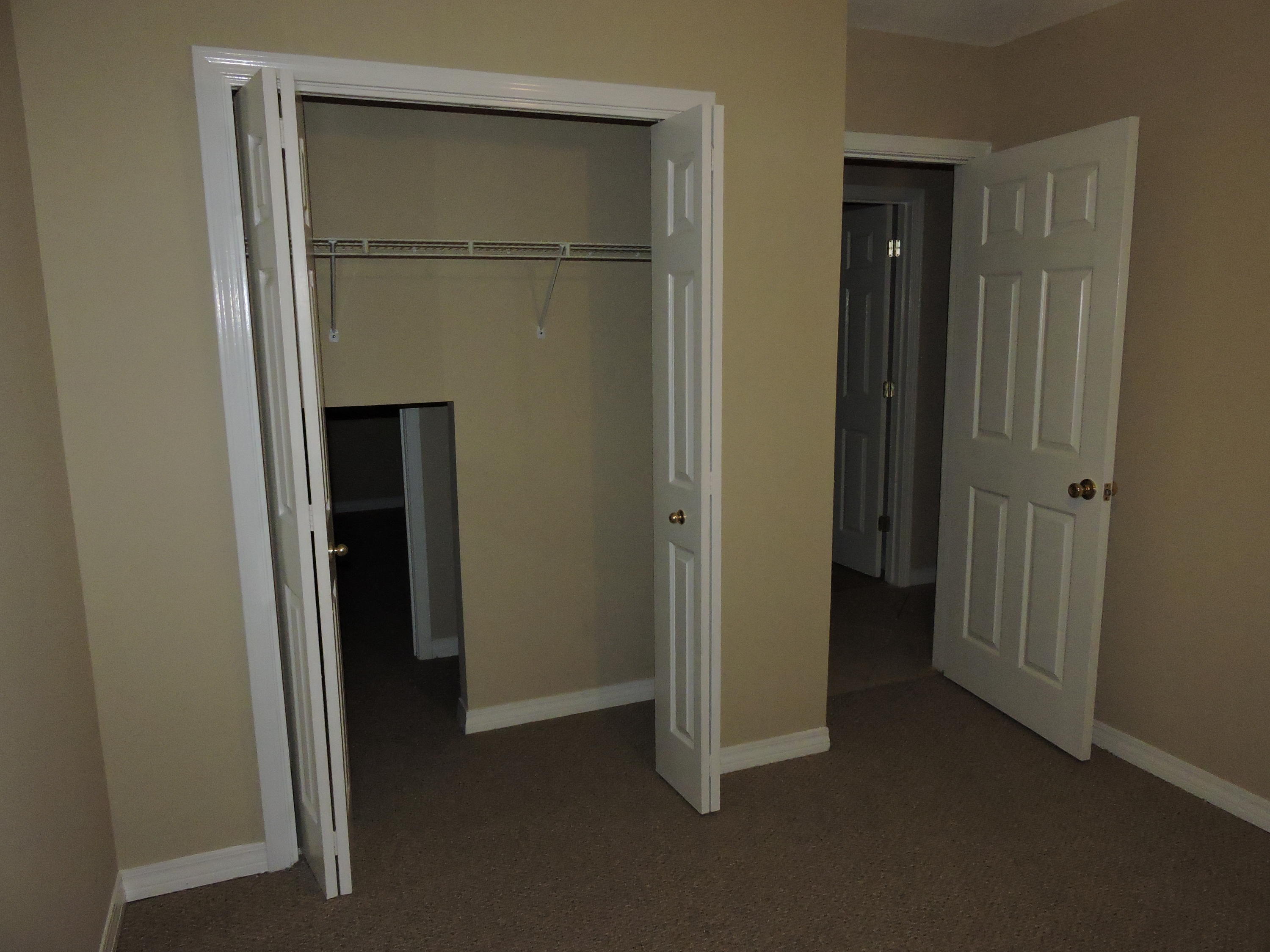 KINGS CROSSING PH II - Residential Lease