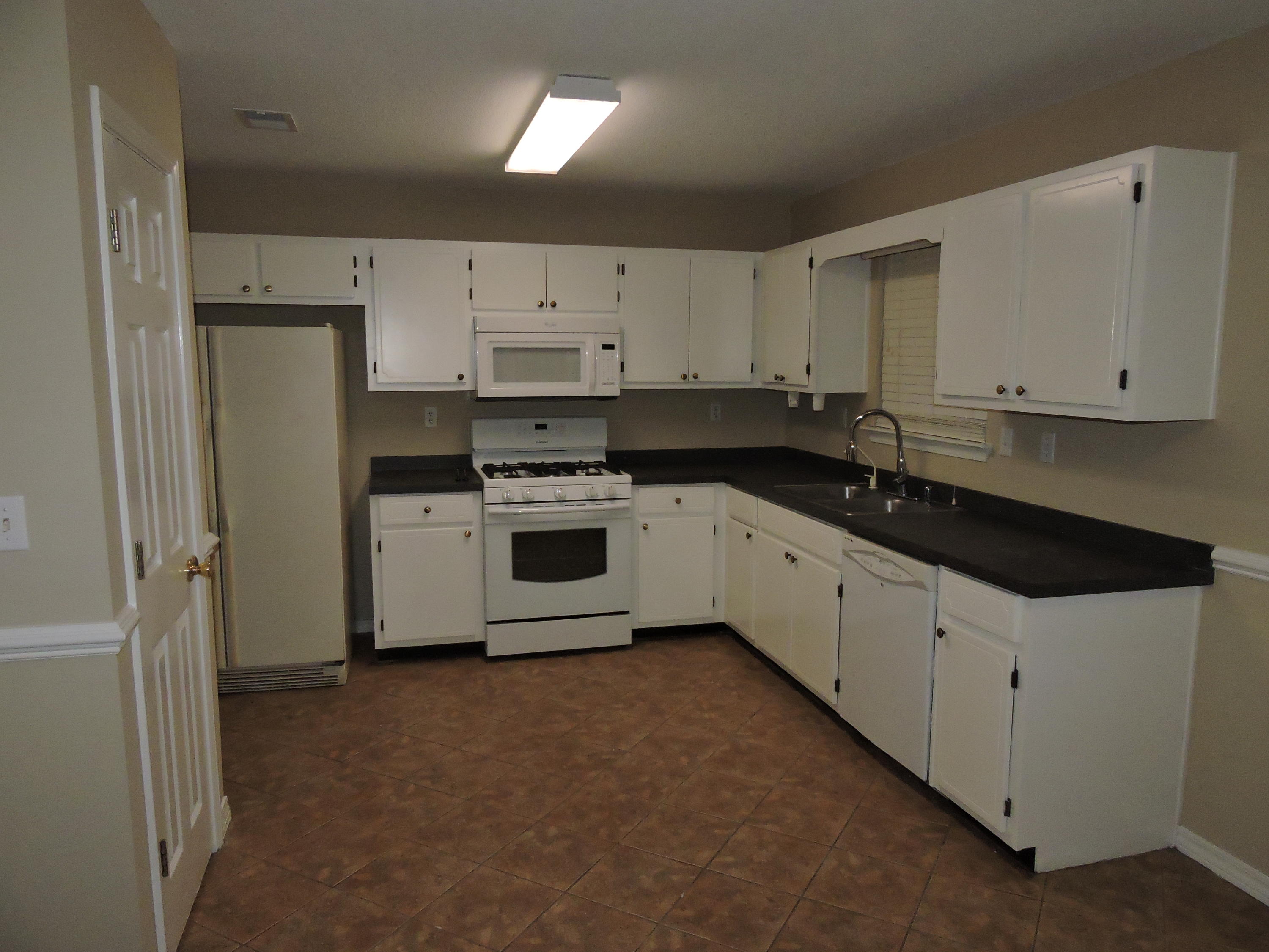 KINGS CROSSING PH II - Residential Lease