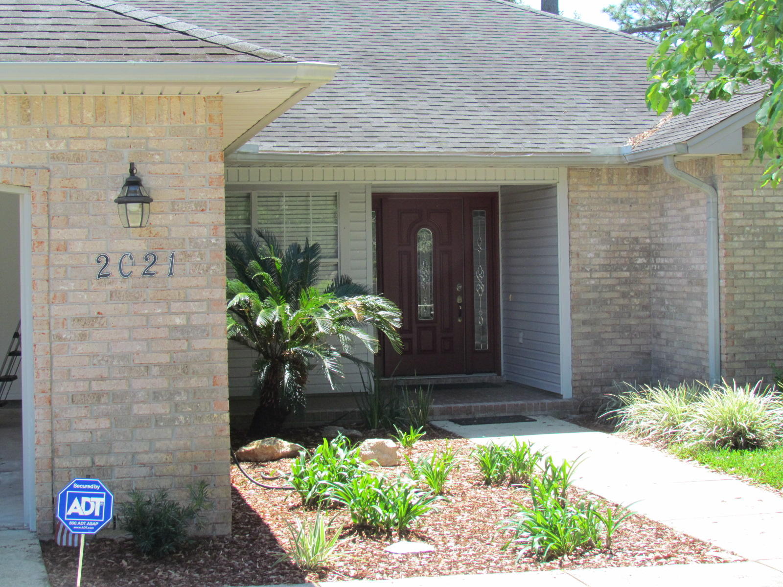 ROCKY BAYOU COUNTRY CLUB ESTATES 7 - Residential Lease