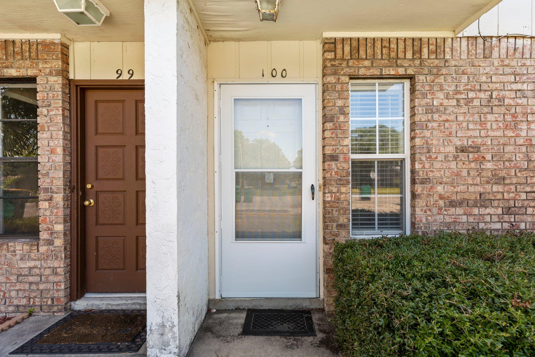 No HOA fees! Conveniently located in the heart of Shalimar this end unit townhome has tile in the kitchen, great room and baths as well as new carpet in the bedrooms. Upstairs are two bedrooms plus a 6 x 8.5 foot bonus room. There is a screened patio overlooking the backyard and extra storage off of the patio. Roof 2024, HVAC is 2020, HWH 2019. Come see it!