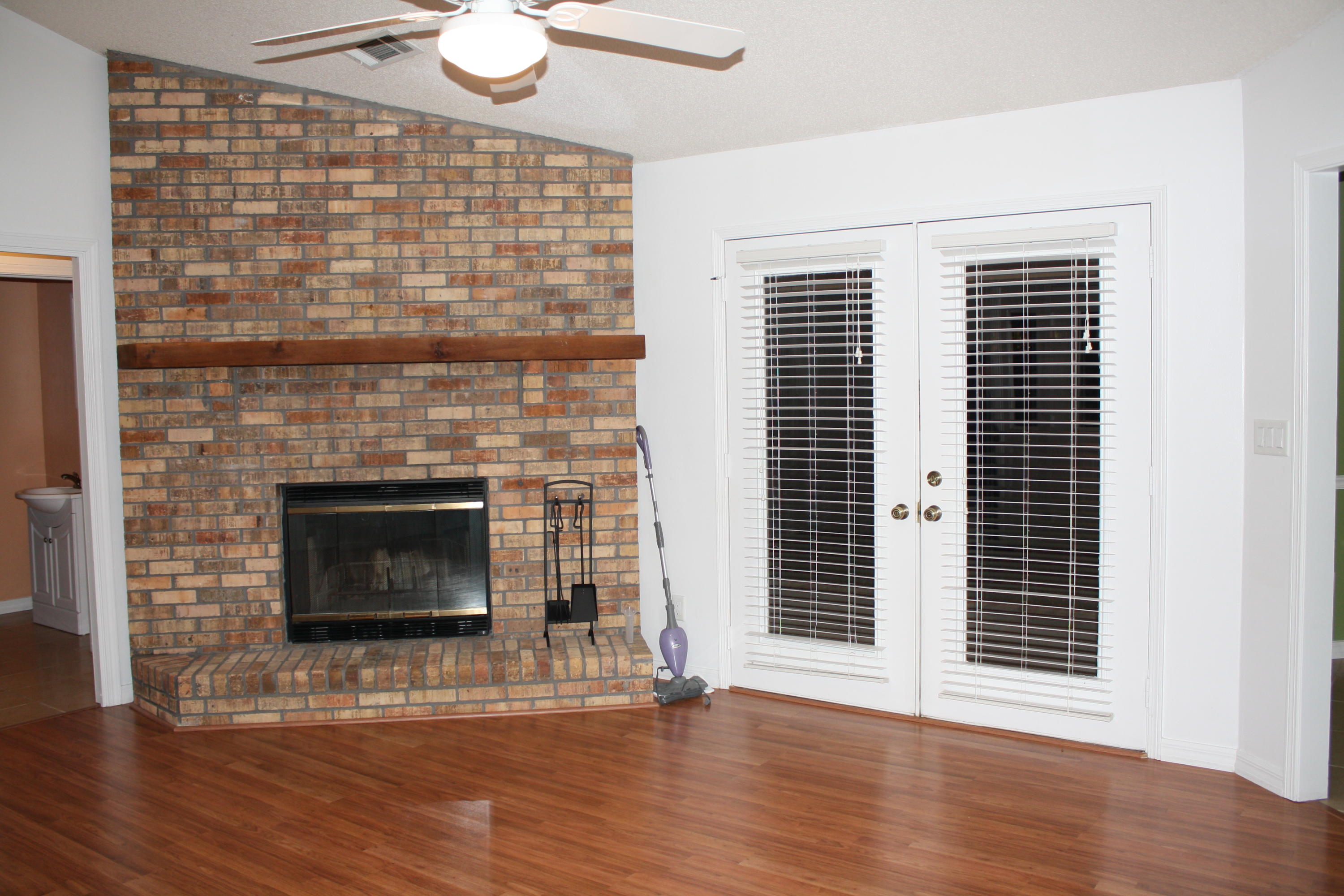 COUNTRYVIEW ESTATES 1ST ADDN - Residential Lease