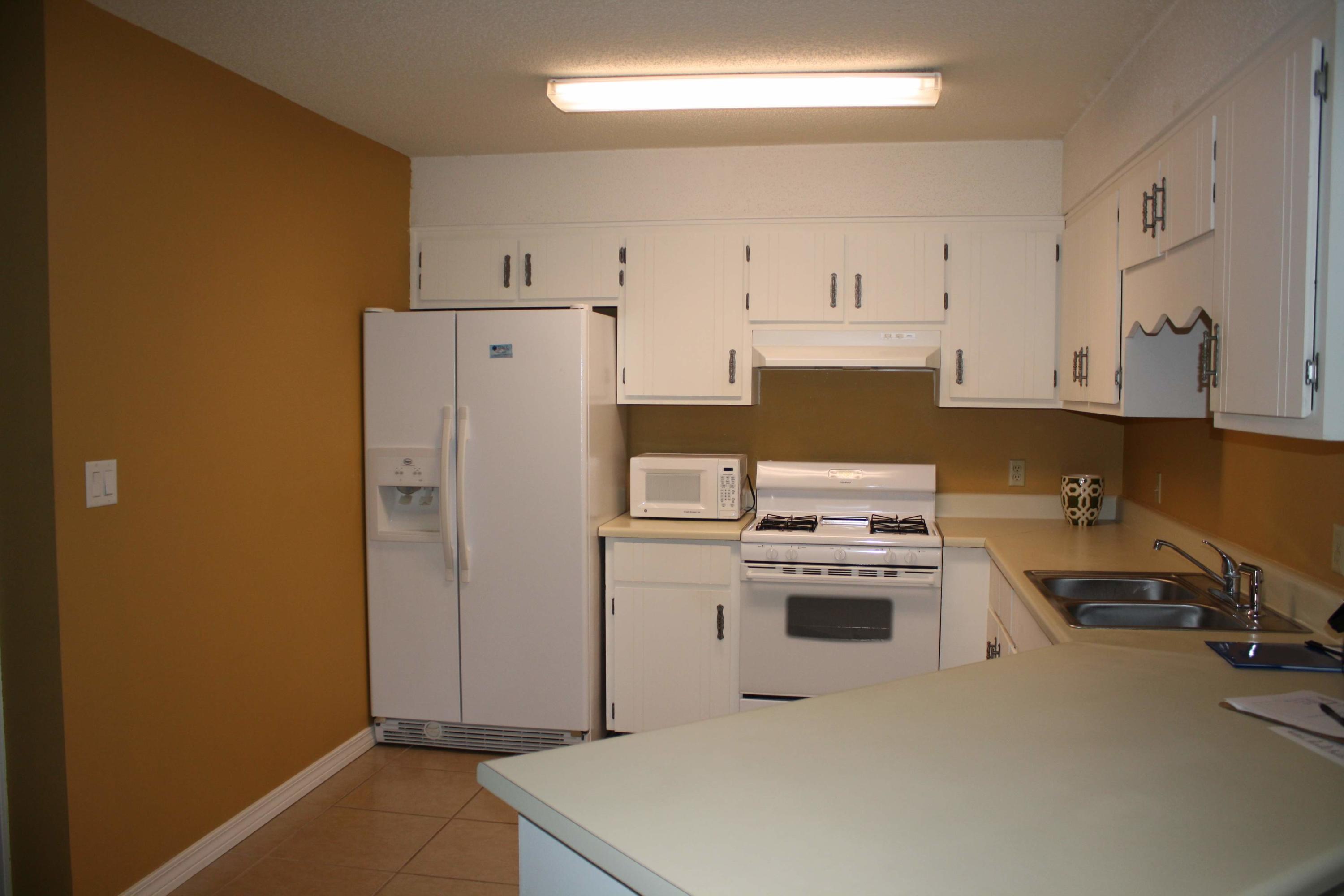 COUNTRYVIEW ESTATES 1ST ADDN - Residential Lease
