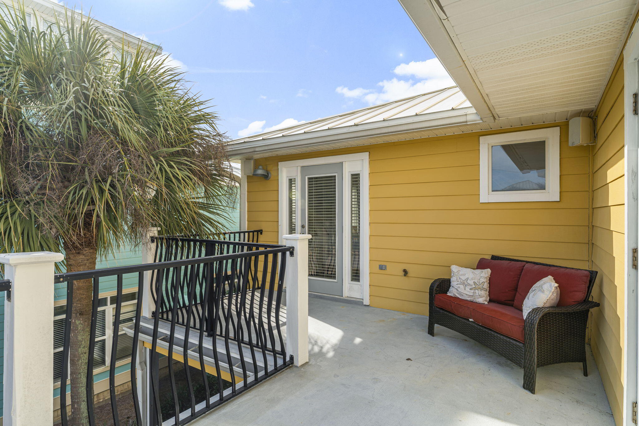 CRYSTAL BEACH - Residential