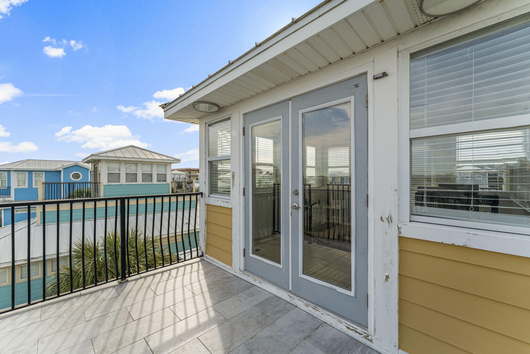 CRYSTAL BEACH - Residential