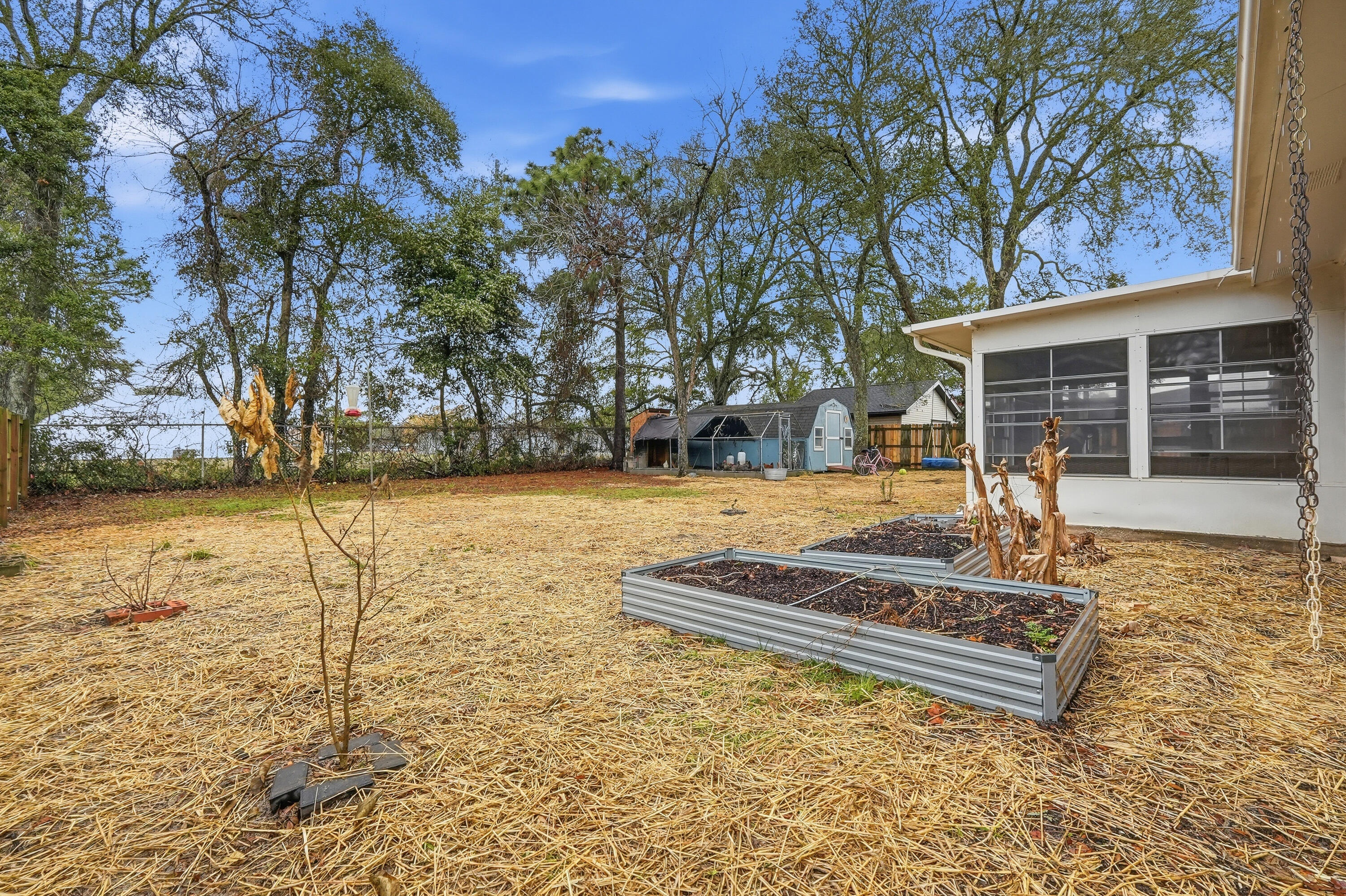 VICTORIA GARDENS 3 - Residential