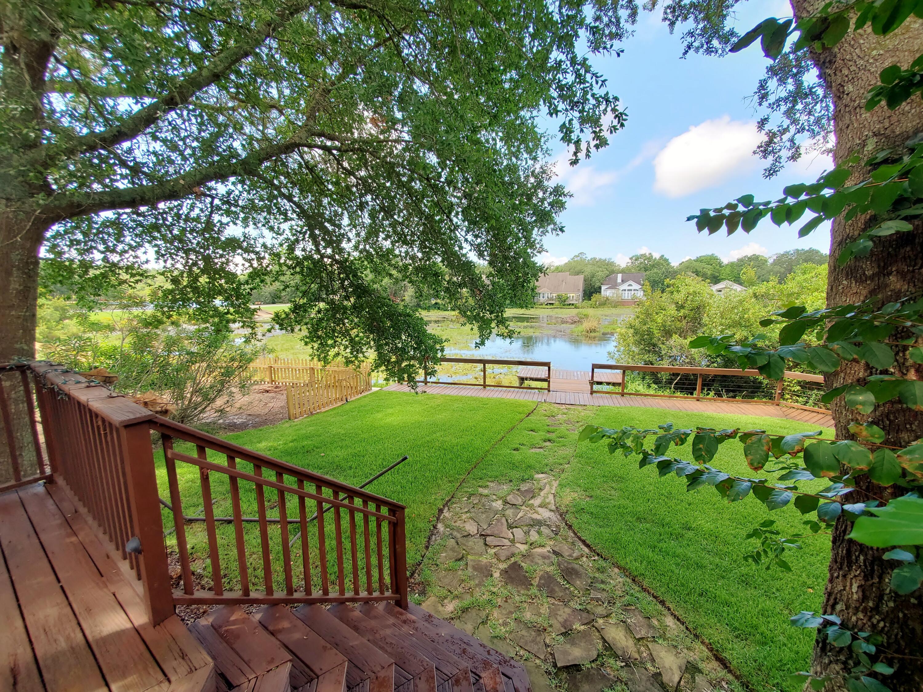 BOLTONS LANDING - Residential