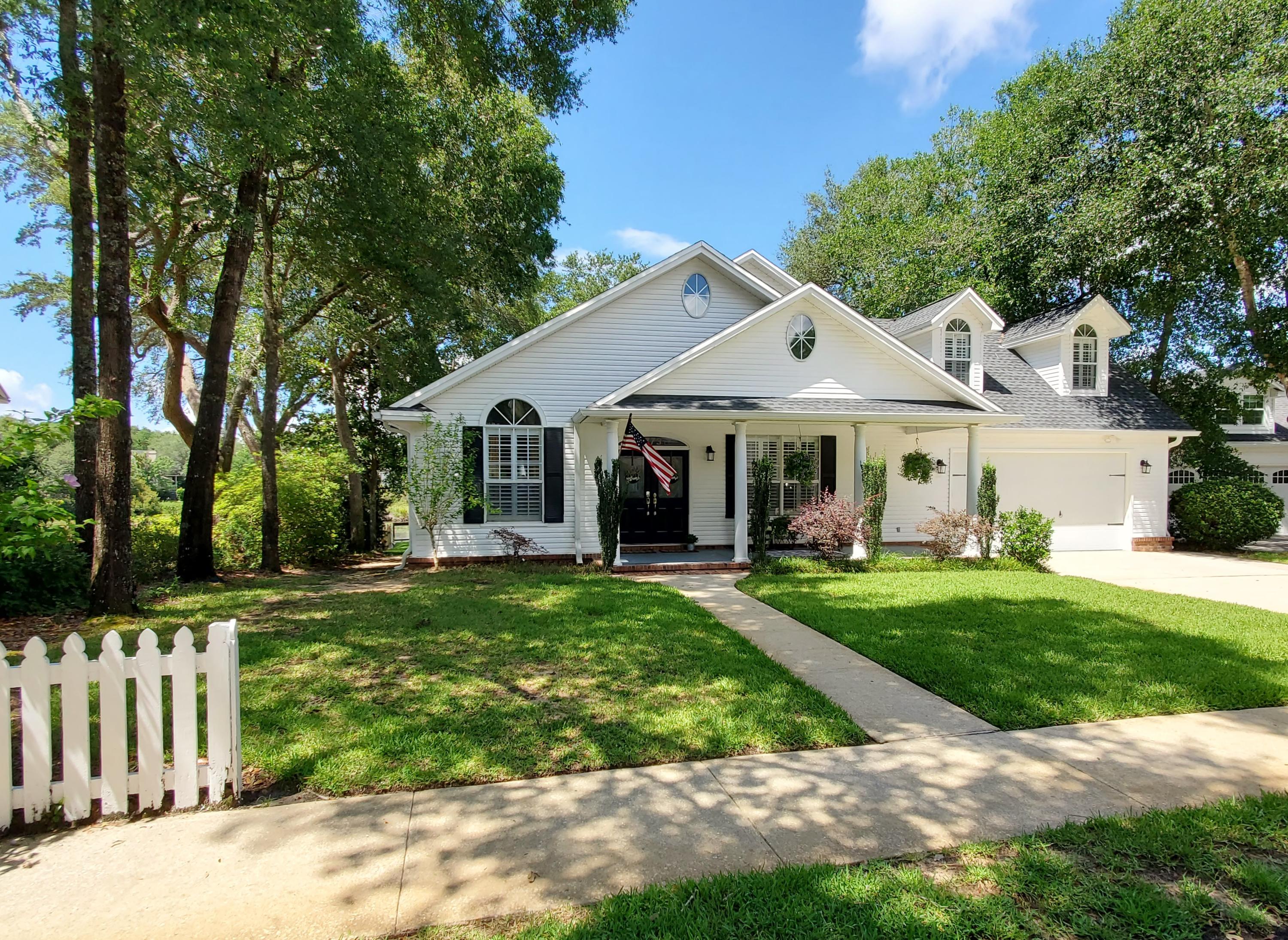 BOLTONS LANDING - Residential