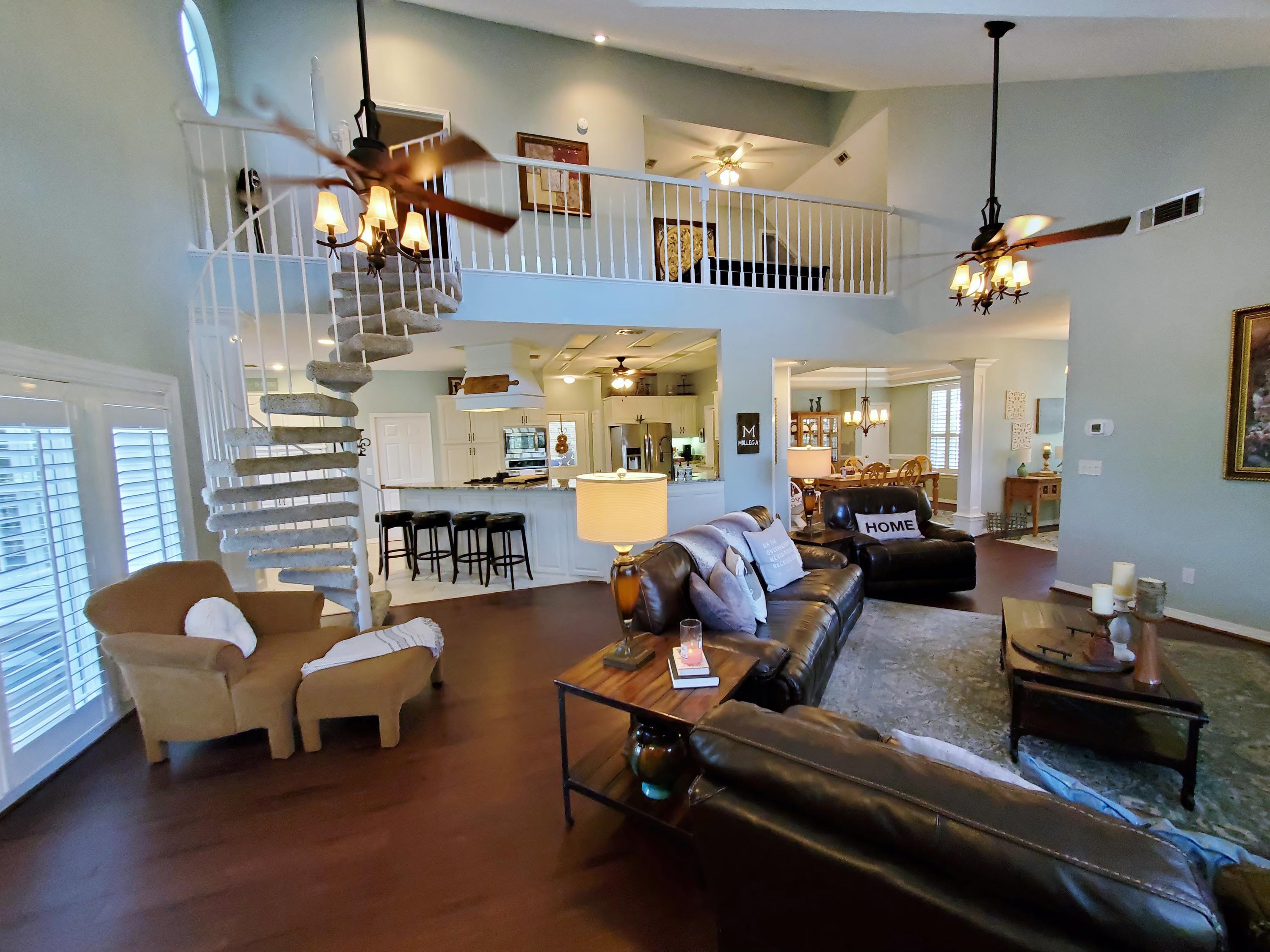 BOLTONS LANDING - Residential