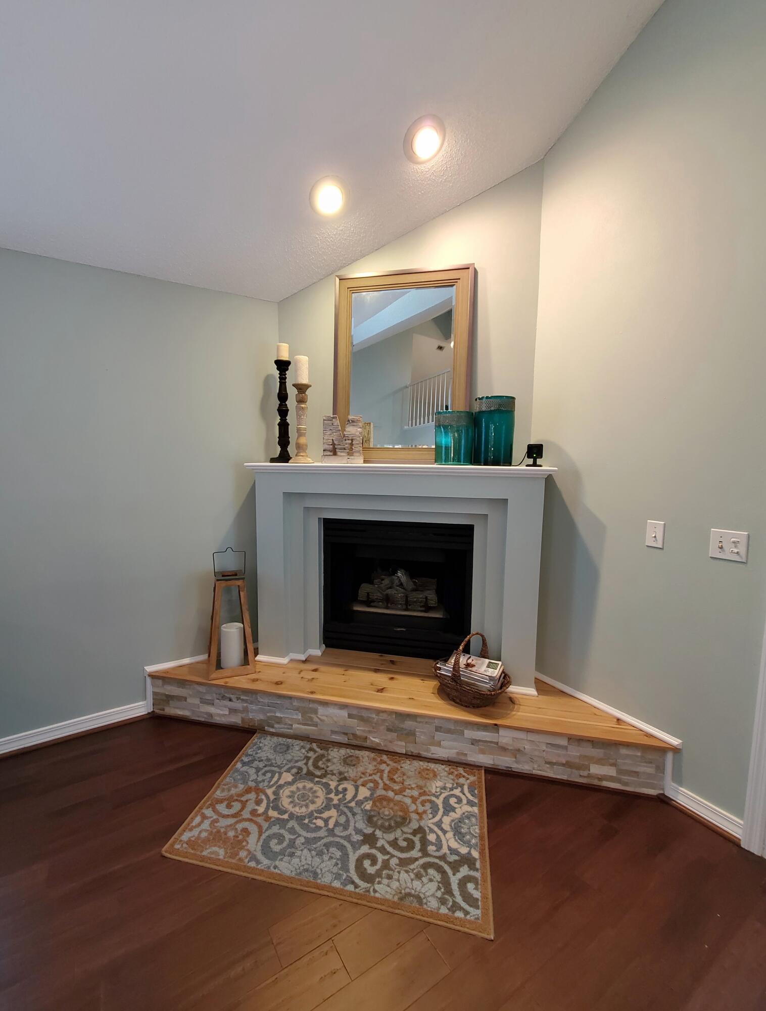 BOLTONS LANDING - Residential