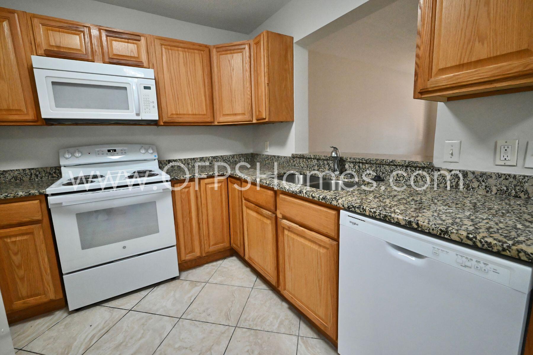 INDIAN HILLS - Residential Lease