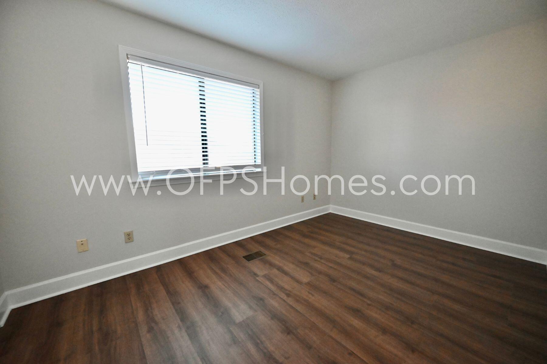 INDIAN HILLS - Residential Lease