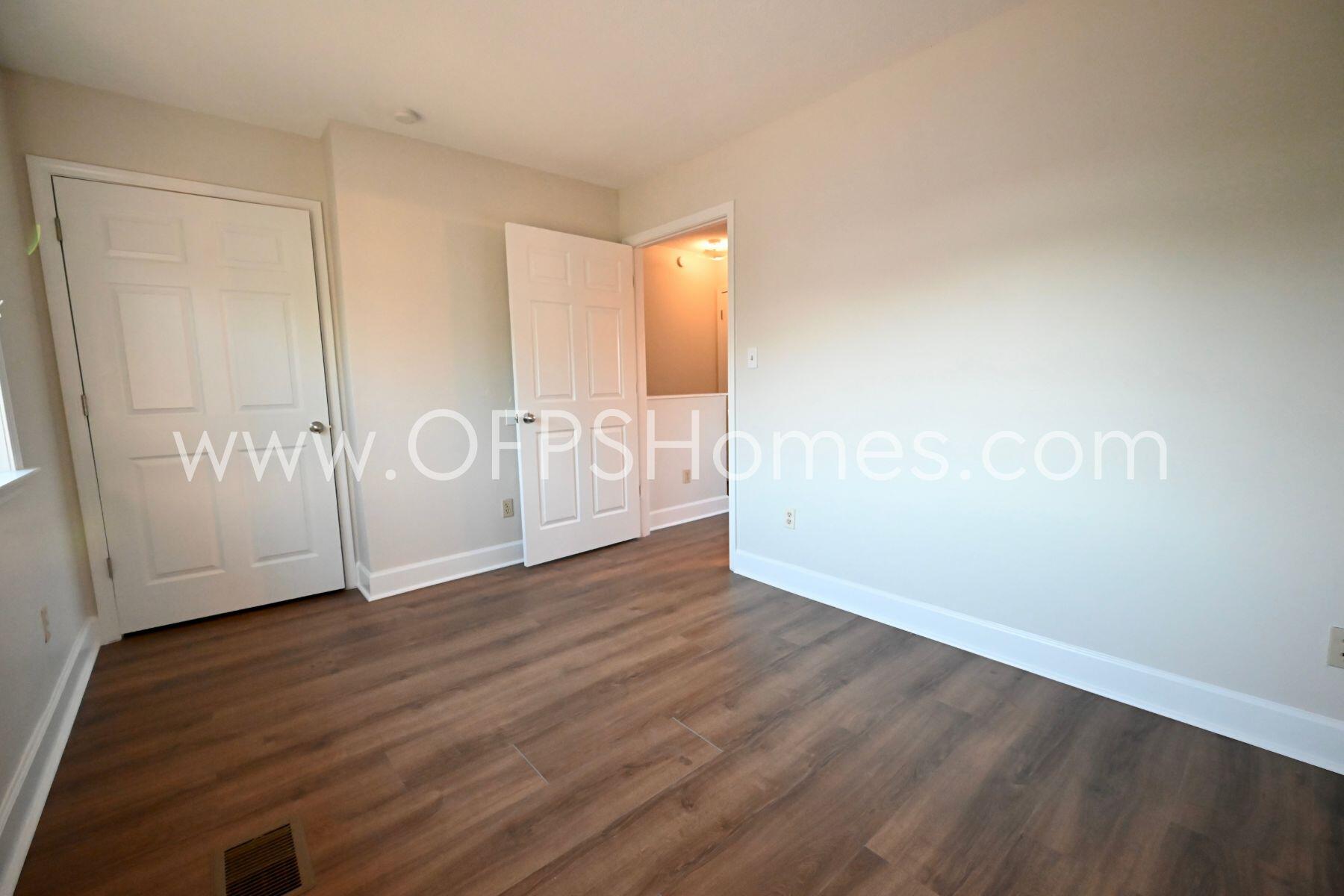 INDIAN HILLS - Residential Lease
