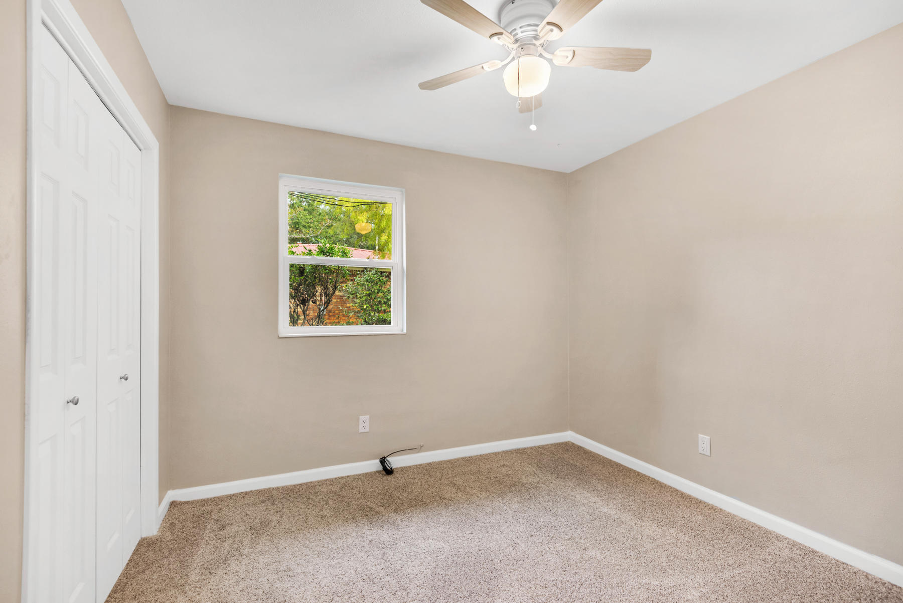 HOWARD S/D LOT 24 - Residential