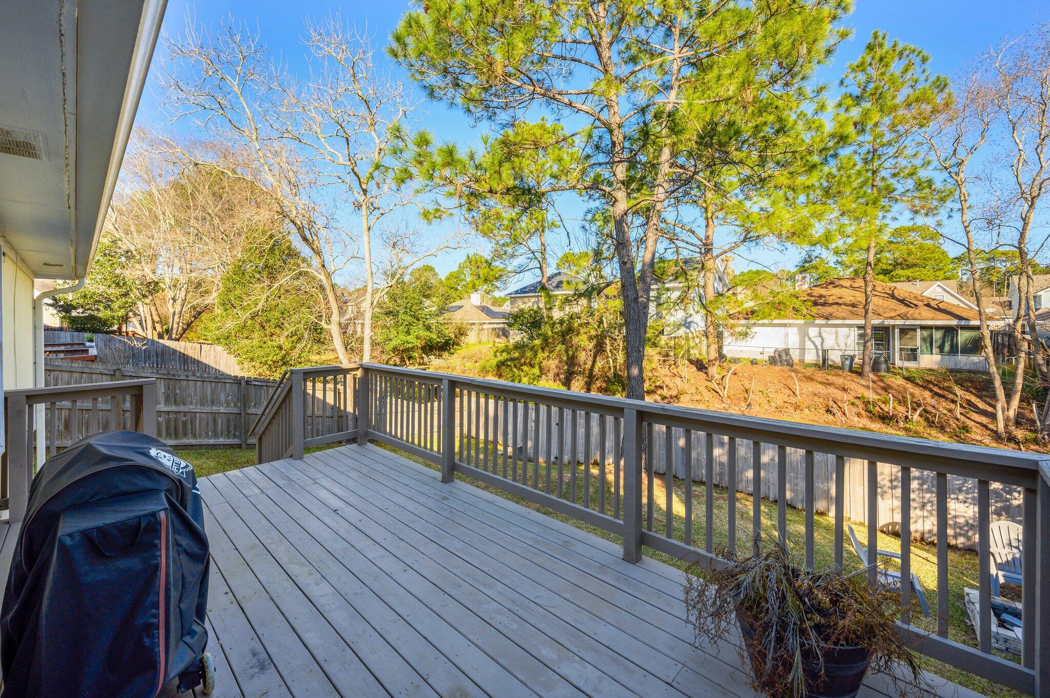 LAKE CHARLESTON - Residential Lease