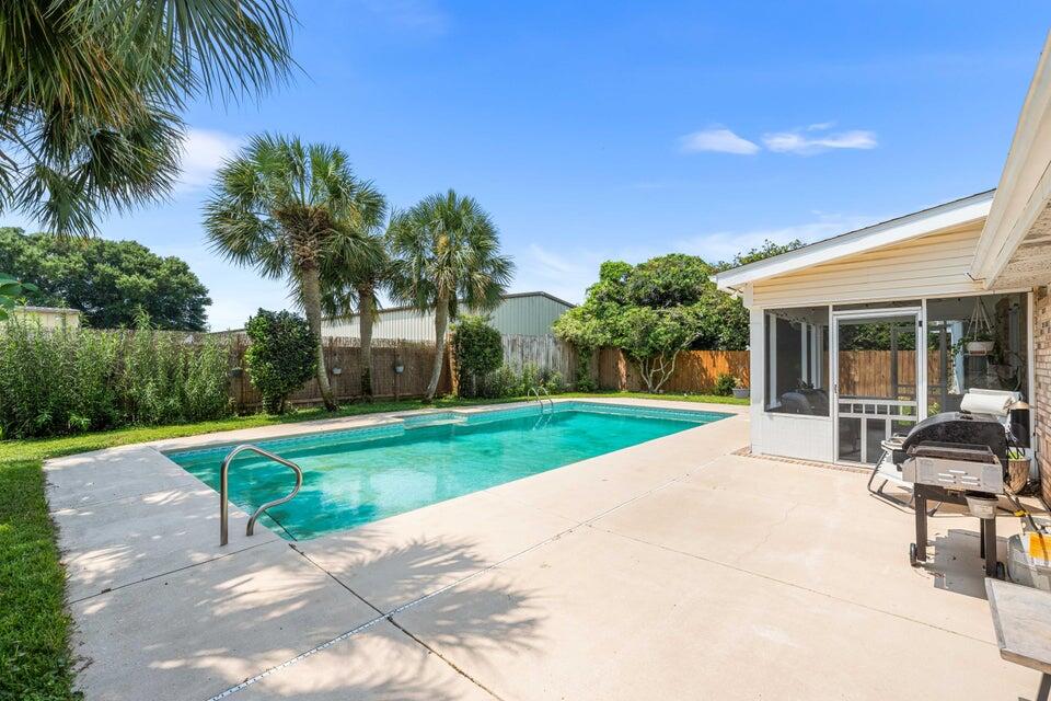 RIDGE WOOD MANOR - Residential Lease