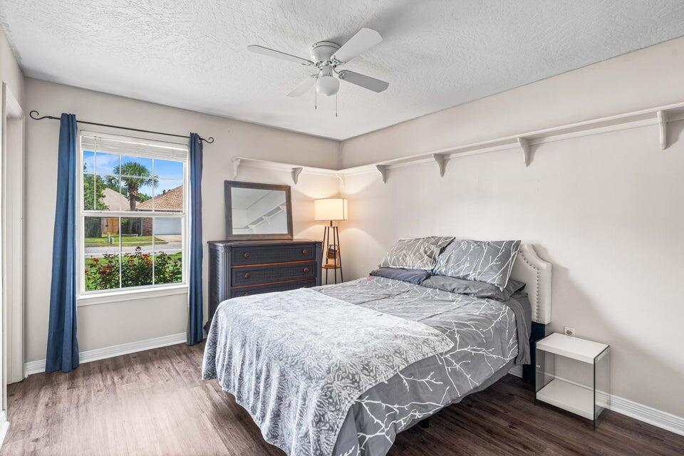 RIDGE WOOD MANOR - Residential Lease