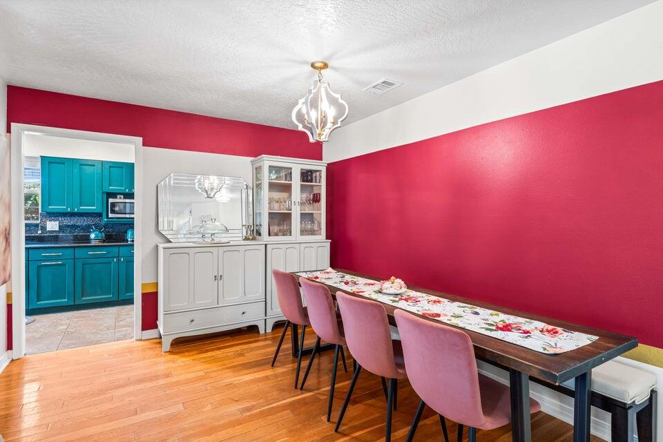 RIDGE WOOD MANOR - Residential Lease