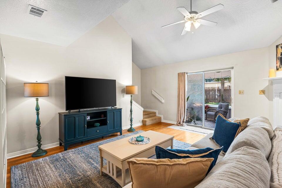 RIDGE WOOD MANOR - Residential Lease