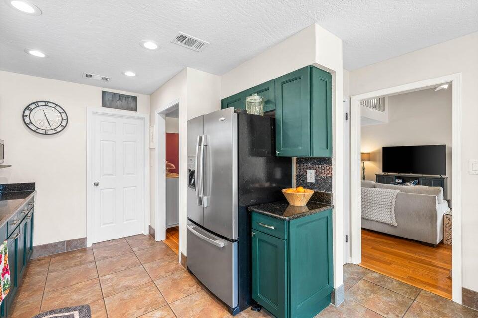 RIDGE WOOD MANOR - Residential Lease