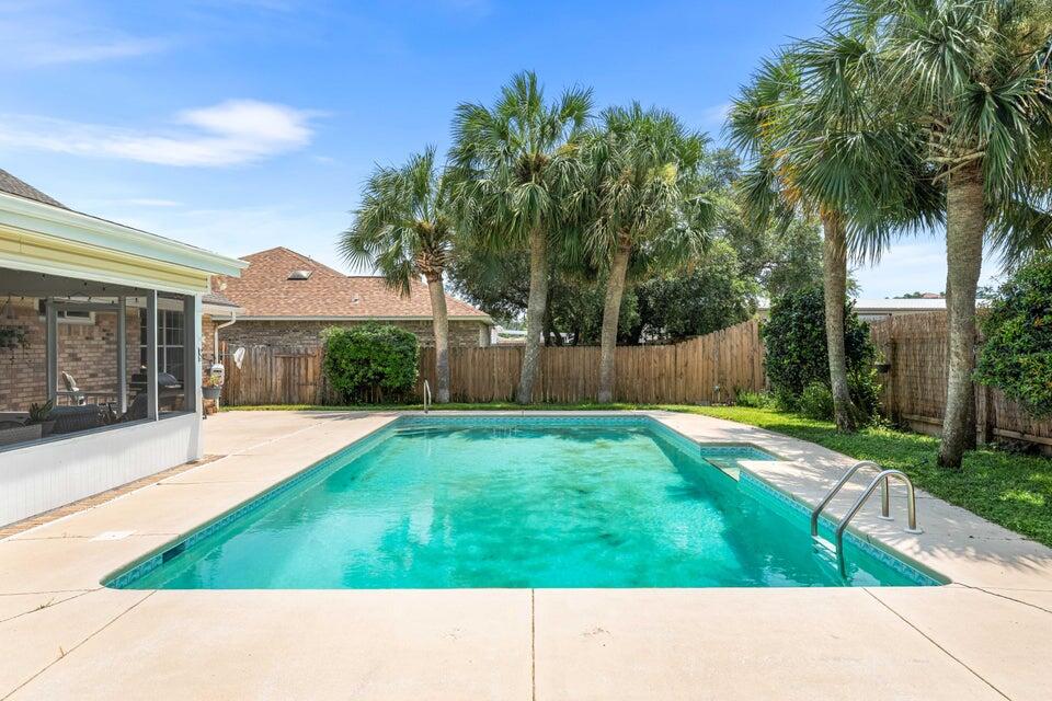 RIDGE WOOD MANOR - Residential Lease