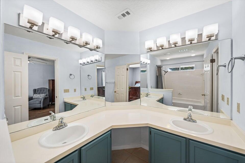 RIDGE WOOD MANOR - Residential Lease