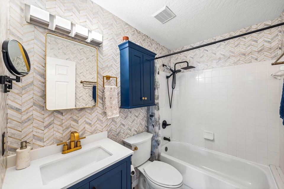 RIDGE WOOD MANOR - Residential Lease